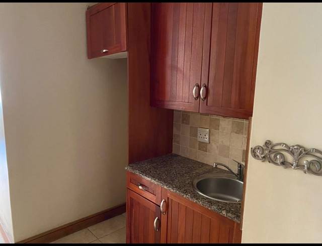 1 BEDROOM PROPERTY TO RENT IN NEWLANDS
